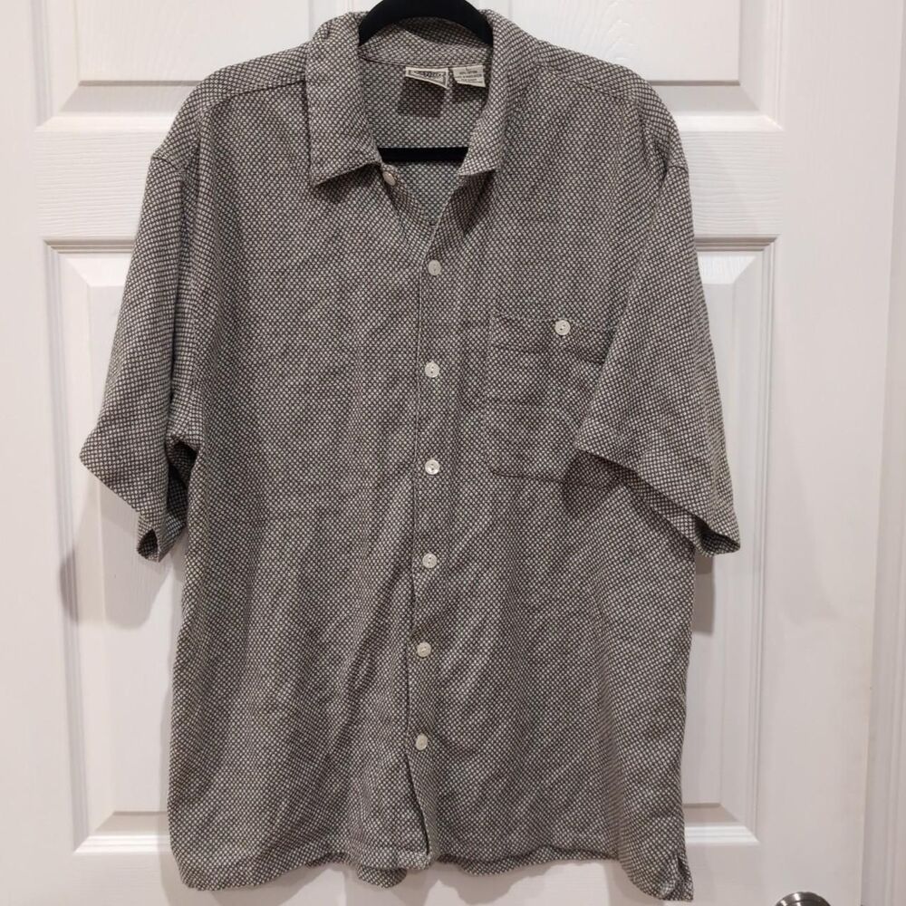 Vintage Intrinsic Gray and White Checkered Cotton Button-up shirt in size L